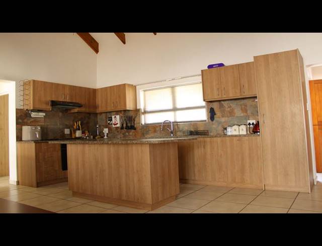 3 BEDROOM HOUSE FOR SALE IN SANDY POINT